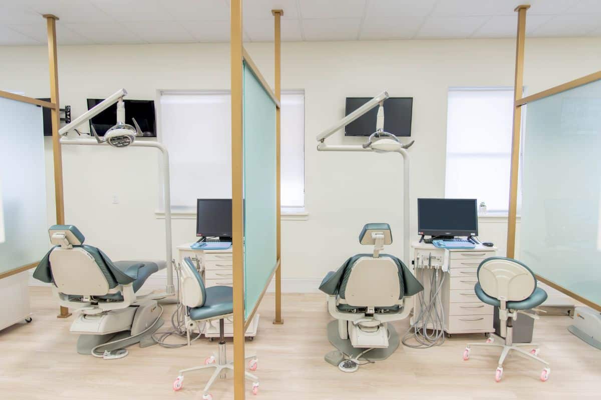 Hidden-smiles-melville-office-photos-exam-room-chairs-separators Hidden smiles melville office exam room chairs and separators