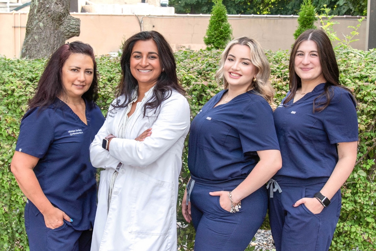 Contact us 3 Hidden smiles new team photo